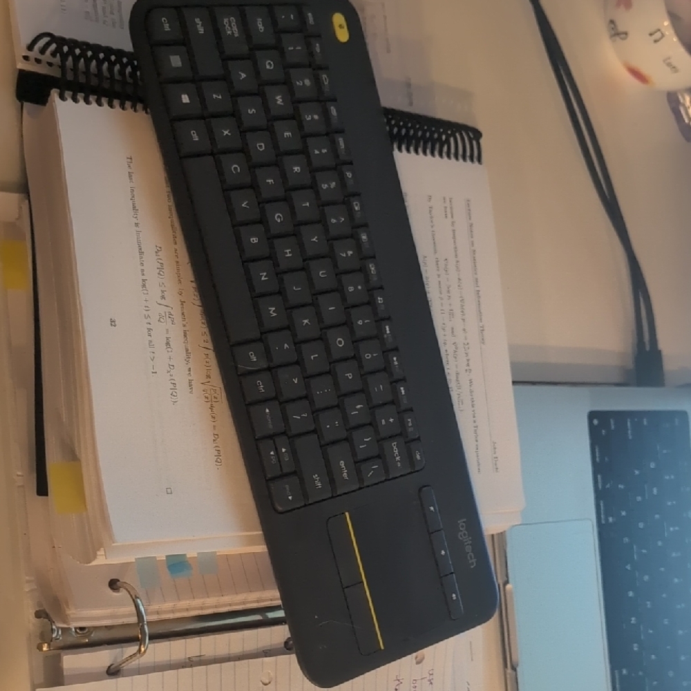 Logitech Wireless Gaming Keyboard - Picture 2 of 3